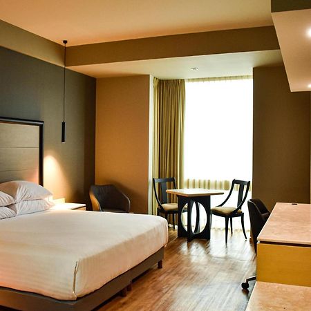 Ramada By Wyndham Mexico City Santa Fe Exteriér fotografie